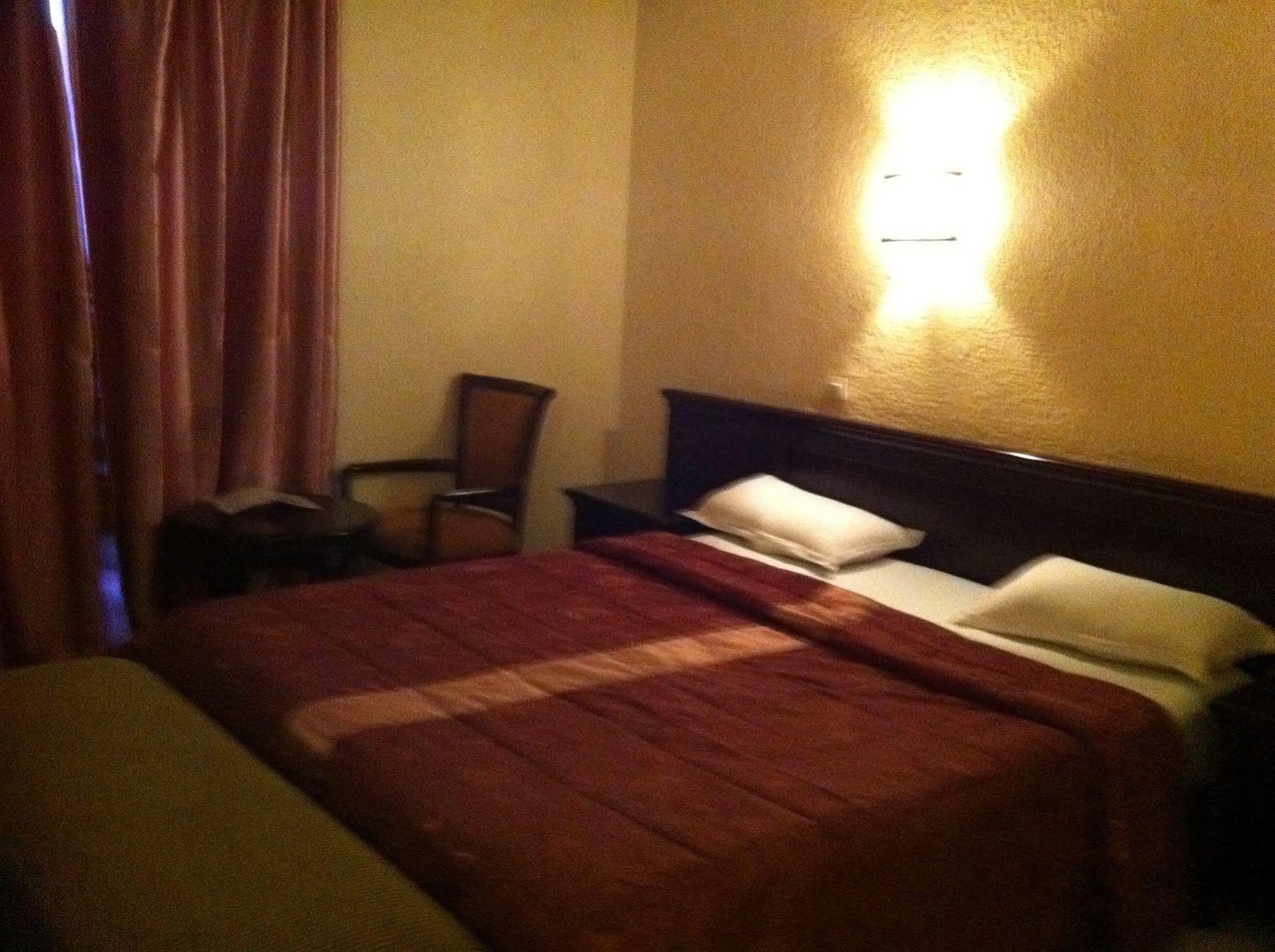 Mariador Palace โคนาครี ภายนอก รูปภาพ